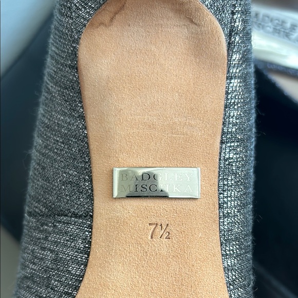 Badgley Mischka Silver Heels - Picture 2 of 4